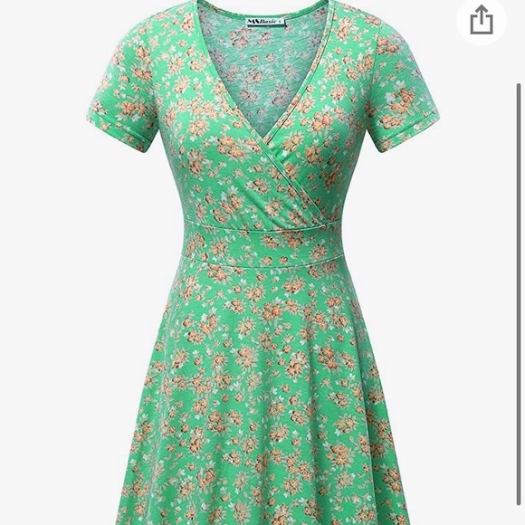 Dresses & Skirts - (Must bundle items $10 or less) Floral A line dress